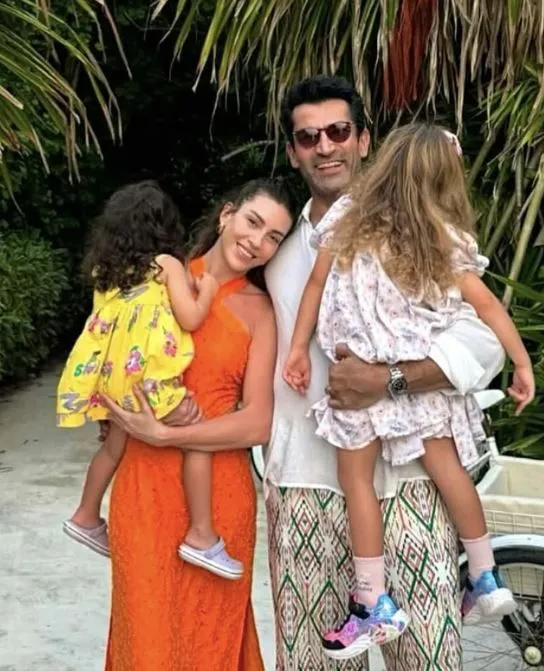Sinem Kobal'dan yakın arkadaşı Burcu Terzioğlu'na doğum günü kutlaması