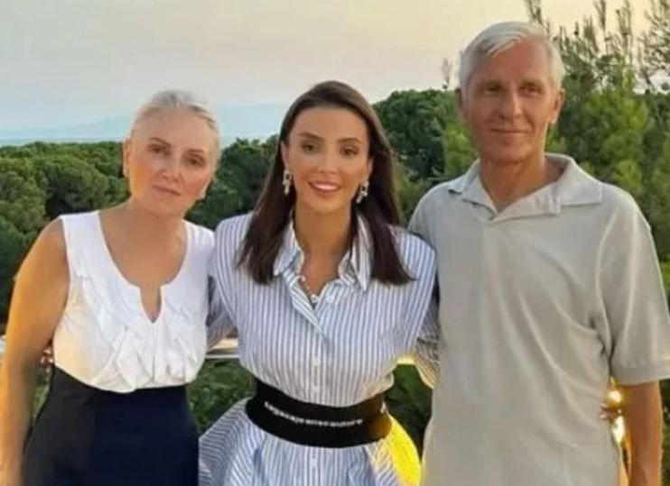 Özge Ulusoy'un baba özlemi: "Kalbim bir başka acıyor bugün nedense..."