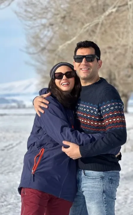 Murat Yıldırım'dan eşiyle romantik paylaşım: "Karda aşk"