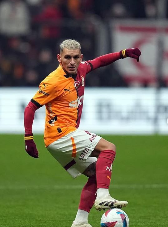 Duygu German ve Lucas Torreira aşk yaşıyor iddiası
