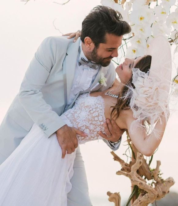 Kenan Doğulu ve Beren Saat çiftinin bebek beklediği iddia edildi