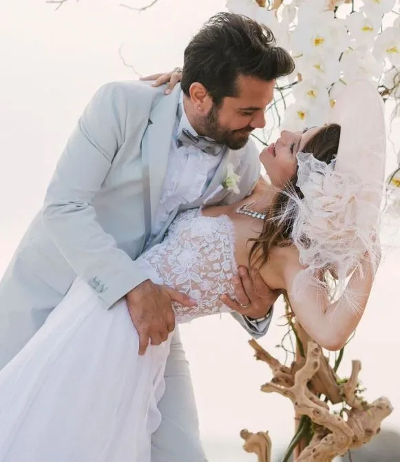 Kenan Doğulu ve Beren Saat çiftinin bebek beklediği iddia edildi
