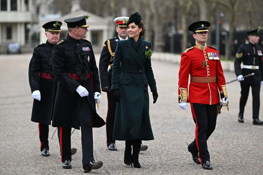 Prenses Kate, St. Patrick Günü Geçit Töreni'nde muhteşem bir gönümüm sergiledi