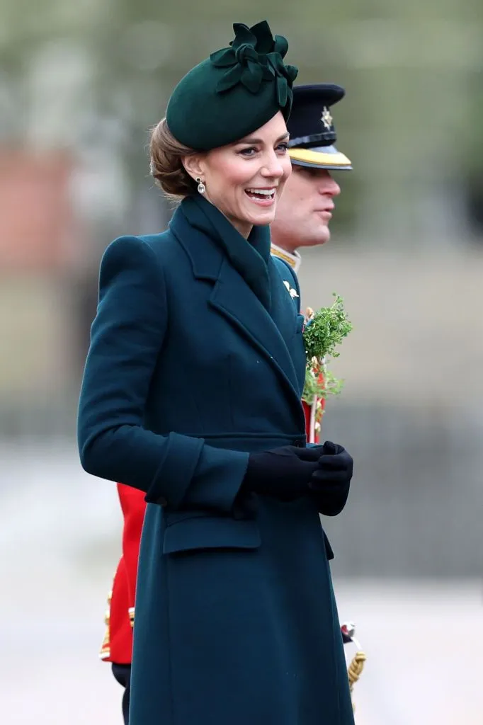 Prenses Kate, St. Patrick Günü Geçit Töreni'nde muhteşem bir gönümüm sergiledi