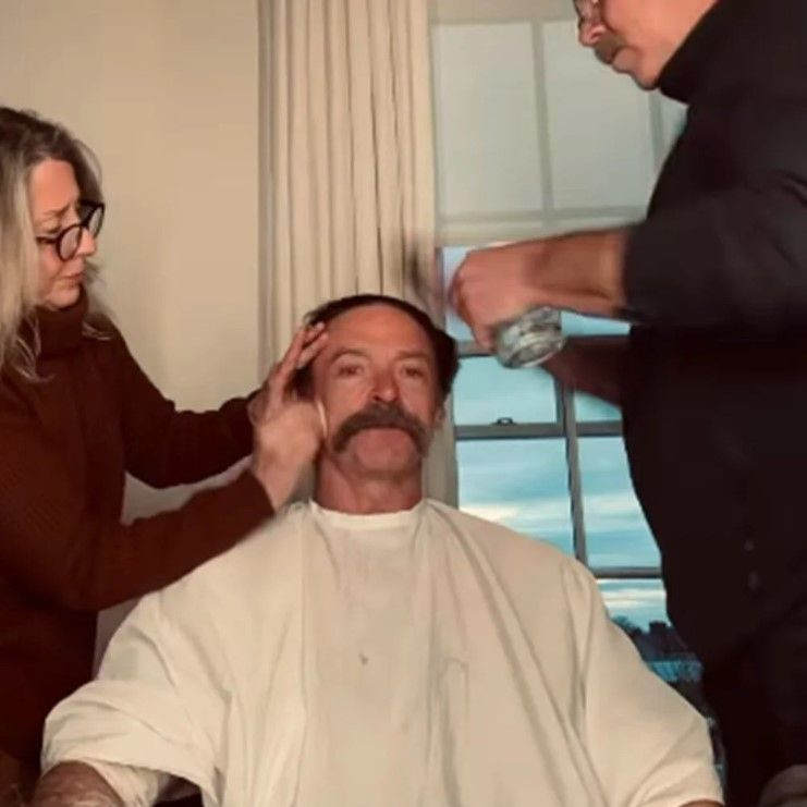 Hugh Jackman yeni rolü için tanınmaz halde