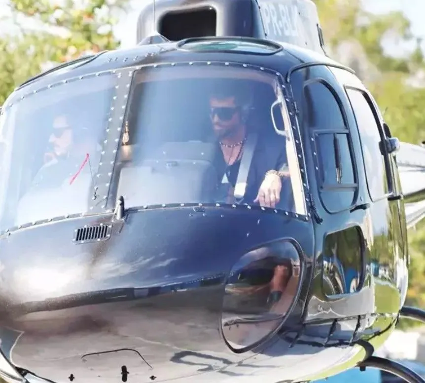 Can Yaman helikopterle Rio turu yaptı