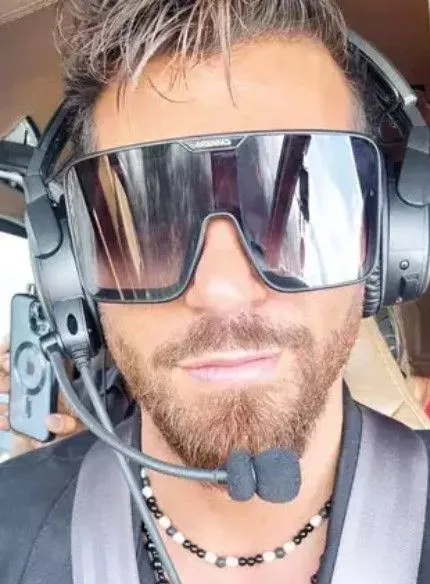 Can Yaman helikopterle Rio turu yaptı