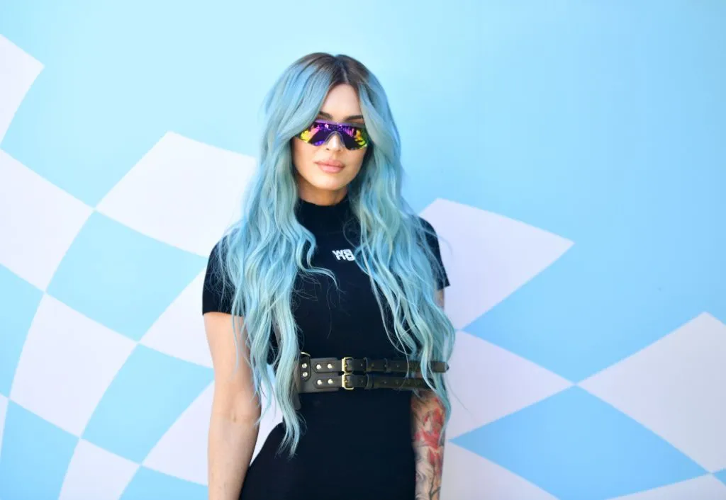 Megan Fox, 4. çocuğunu kucağına aldı