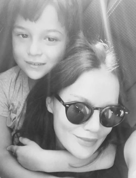 Ebru Şallı kaybettiği oğlu Pars ile ilgili konuştu: Onun yanında hep neşeliydim, dışarı çıkıp ağlıyordum
