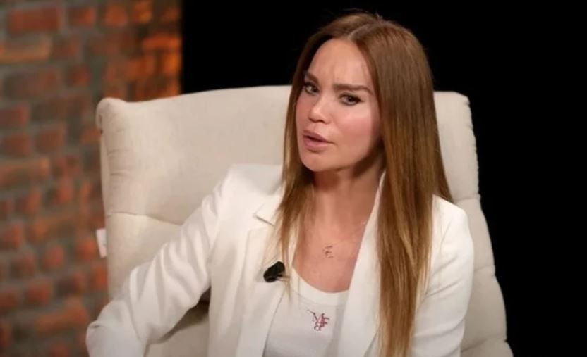 Ebru Şallı kaybettiği oğlu Pars ile ilgili konuştu: Onun yanında hep neşeliydim, dışarı çıkıp ağlıyordum