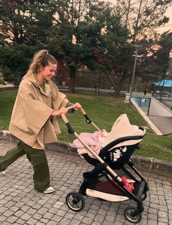 Ünlü oyuncu Burcu Biricik kızı Luna'nın son halini paylaştı