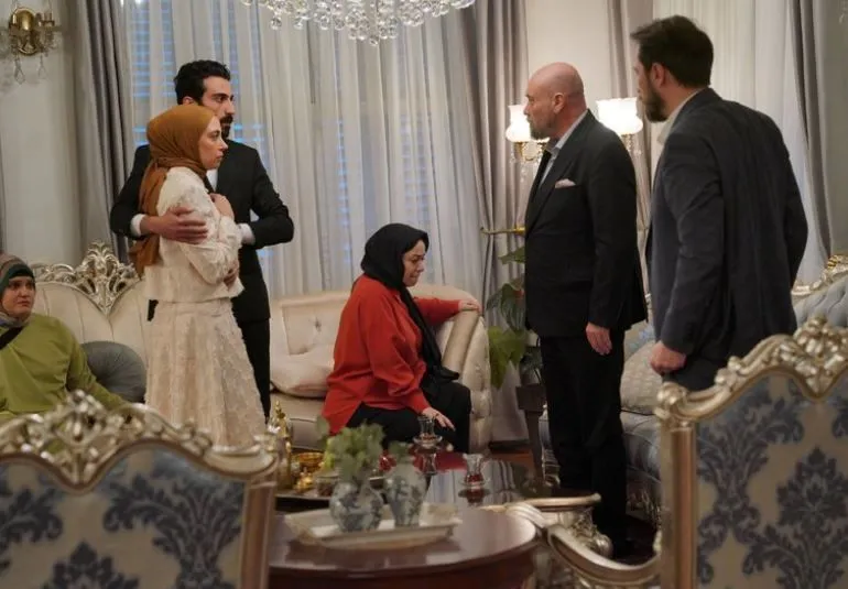 Kızılcık Şerbeti'nde Pembe diziden ayrılıyor mu?