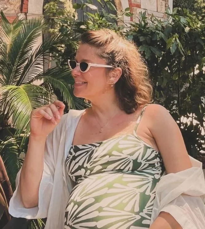 Ünlü oyuncu Burcu Biricik kızı Luna'nın son halini paylaştı