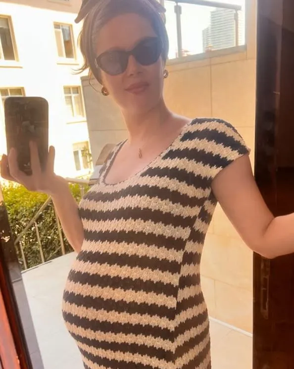 Ünlü oyuncu Burcu Biricik kızı Luna'nın son halini paylaştı