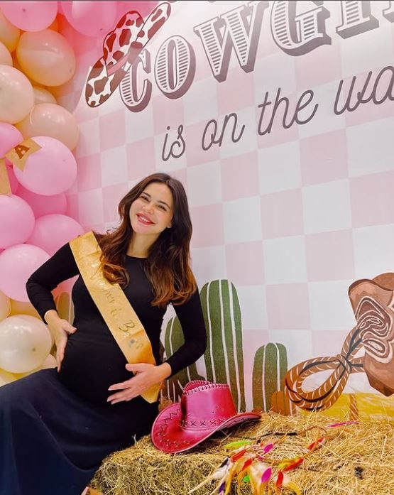 Zeynep Sever Demirel, kızı Yasmin'le yeni pozunu paylaştı