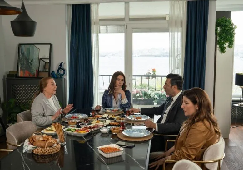 Kızılcık Şerbeti 96. bölümden yeni fotoğraflar yayınladı
