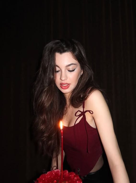 Bir Gece Masalı'nın Canfeza'sı Su Burcu Yazgı Coşkun, 20 yaşına girdi! Doğum günü pozları beğeni topladı