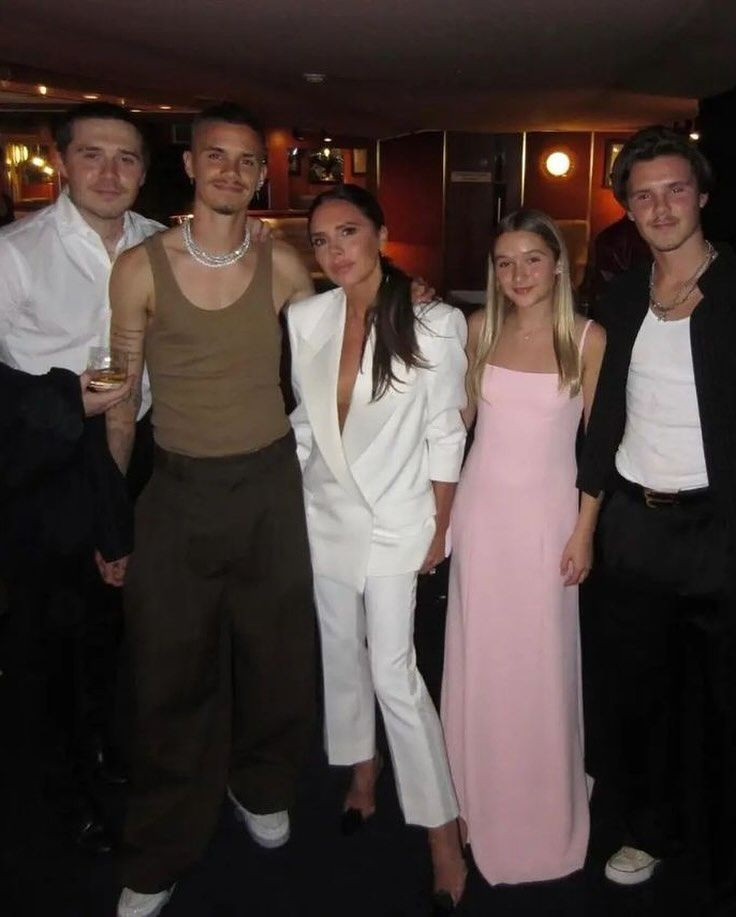 Victoria Beckham'ın yeni yaşını hiç bilinmeyen fotoğraflarla kutladı