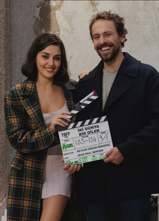 Hande Erçel ve Metin Akdülger başrolde: “İki Dünya Bir Dilek” filminin setinden ilk kareler geldi