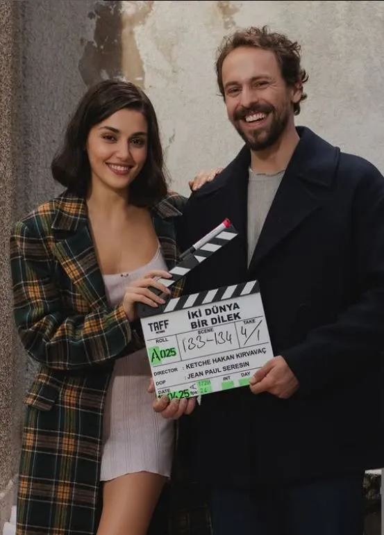 Hande Erçel ve Metin Akdülger başrolde: “İki Dünya Bir Dilek” filminin setinden ilk kareler geldi