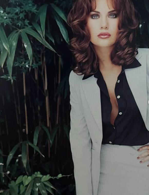 Demet Şener'den nostaljik paylaşım! 'Yaş 21'