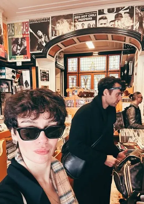 Birce Akalay ile Hakan Kurtaş Amsterdam'a gitti! Çiftin aşk pozları beğeni topladı
