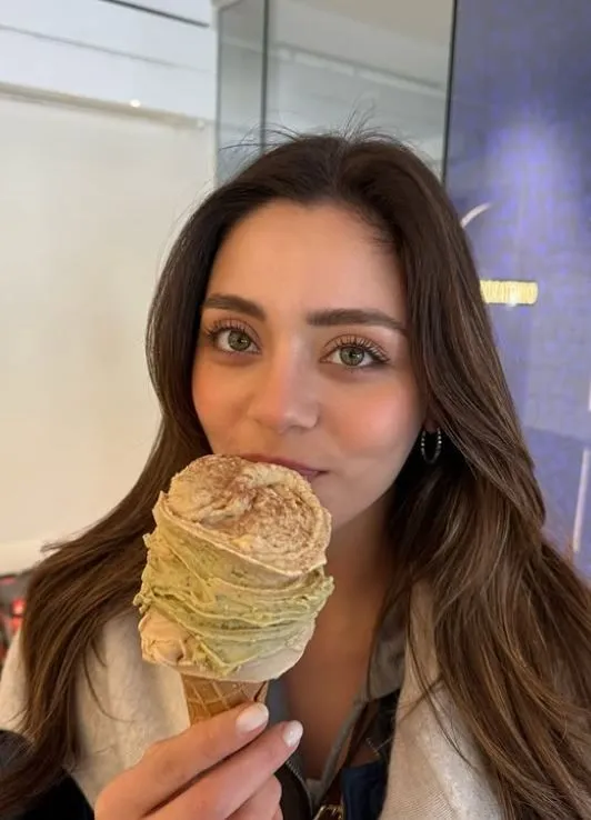 Sıla Türkoğlu'nun Amsterdam pozları beğeni topladı