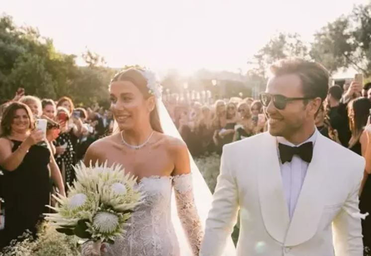 Tolga Sarıtaş ve Zeynep Mayruk çiftinin bebeklerinin cinsiyeti belli oldu