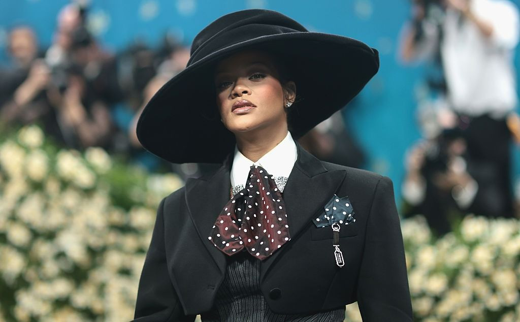 Rihanna Met Gala'da: Üçüncü çocuğuna hamile olan Rihanna ilk kez görüntülendi!