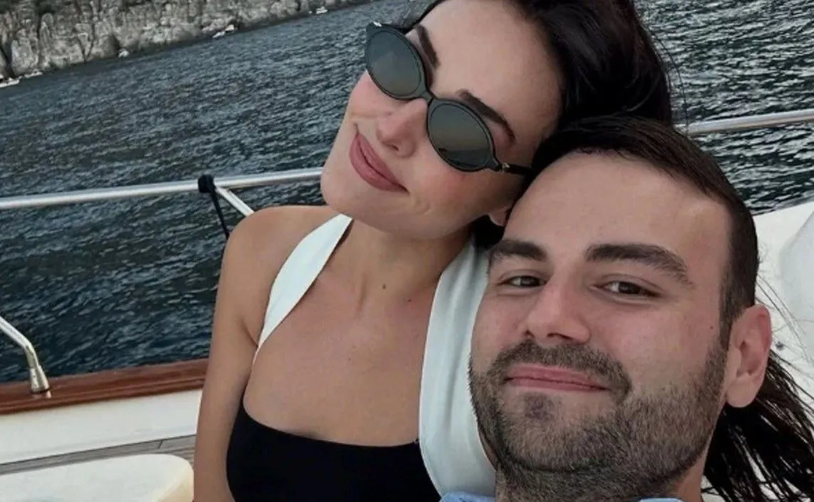 Japonya'da aşka gelen Esra Bilgiç, sevgilisini paylaştı