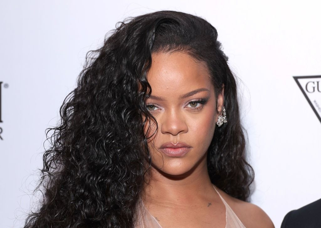 Rihanna Met Gala'da: Üçüncü çocuğuna hamile olan Rihanna ilk kez görüntülendi!