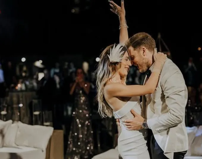 Anne olmaya hazırlanan Ege Kökenli'den yeni hamilelik pozları: "Hayat, ekstra pembe"