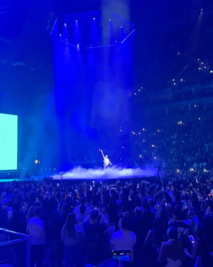 Hadise dünyaca ünlü şarkıcı Usher ile bir araya geldi