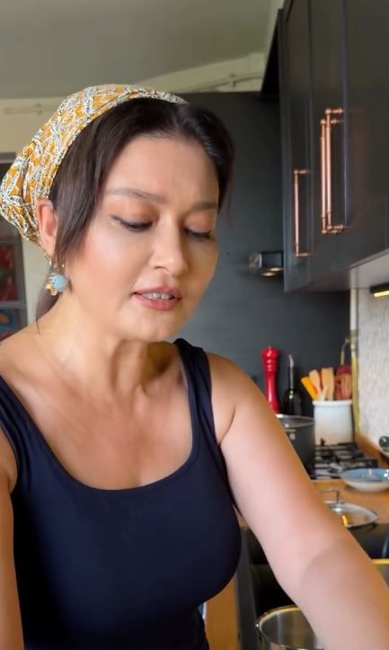 Nurgül Yeşilçay ve sevgilisi İstanbul'dan taşınıyor: "Evi yaptırıyoruz. Şehir dışı olacak, her yere yakın bir yer"