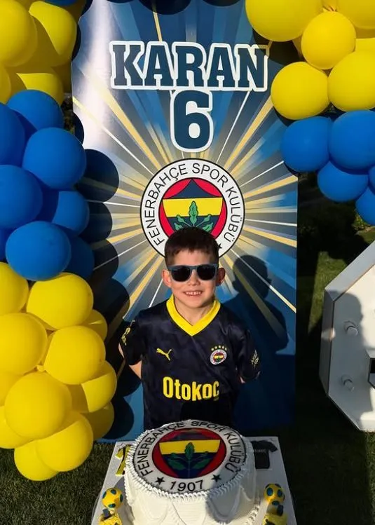 Fahriye Evcen ile Burak Özçivit'in oğlu Karan 6 yaşına girdi! Fenerbahçe temalı bir partiyle kutladılar