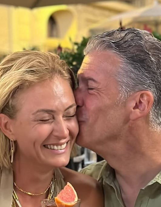 Ceyda Düvenci, çocukları ile yeni pozunu paylaştı: "Çok aşığım"