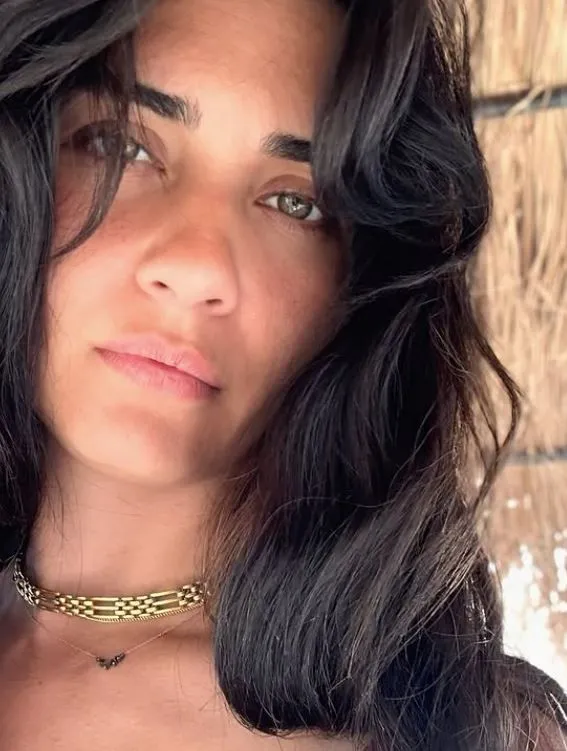 Tuba Büyüküstün kızlarıyla Bodrum'a tatile gitti