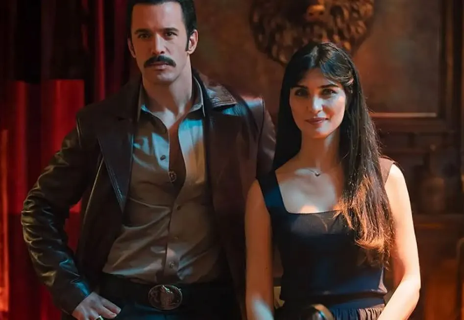 Tuba Büyüküstün kızlarıyla Bodrum'a tatile gitti