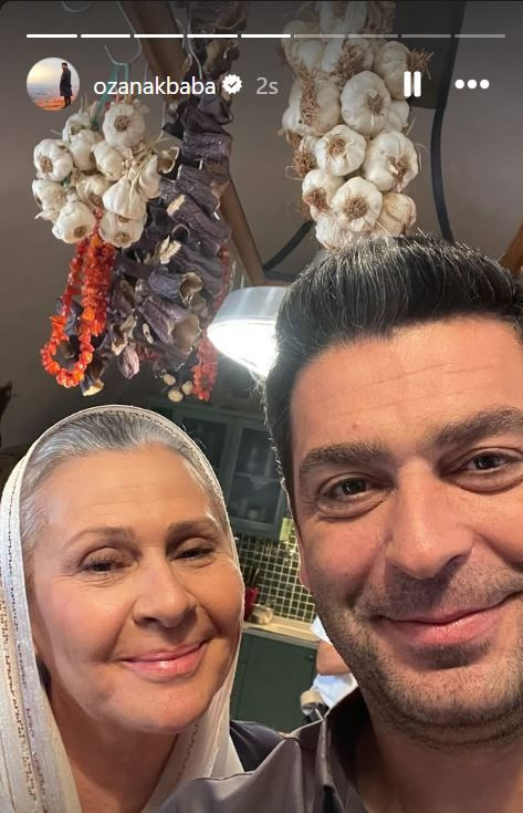 Uzak Şehir'in Cihan'ı Ozan Akbaba set arkadaşları ile karelerini paylaştı