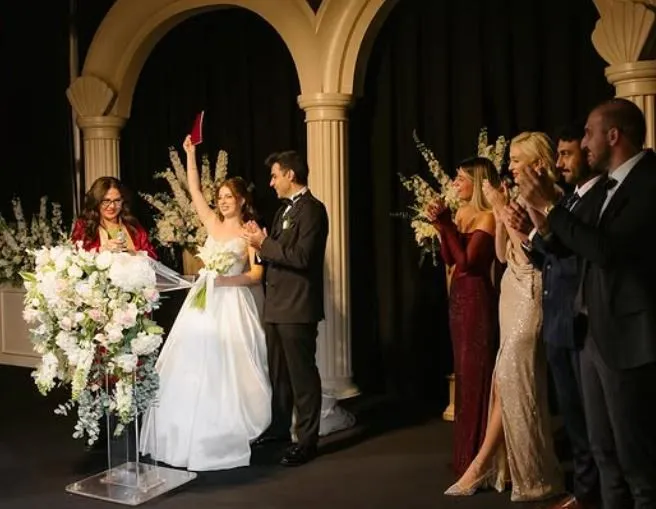 'Sihirli Annem'in 'Çilek'i Zeynep Özkaya ile pilot sevgilisi Oğulcan Can evlendi