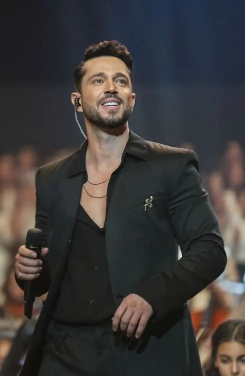 Murat Boz yeni imajıyla pozlarını paylaştı! Sosyal medyada beğeni topladı