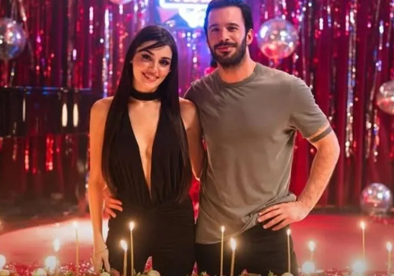 Hande Erçel ve Barış Arduç başrollü Aşkı Hatırla dizisinden yeni kareler yayınlandı