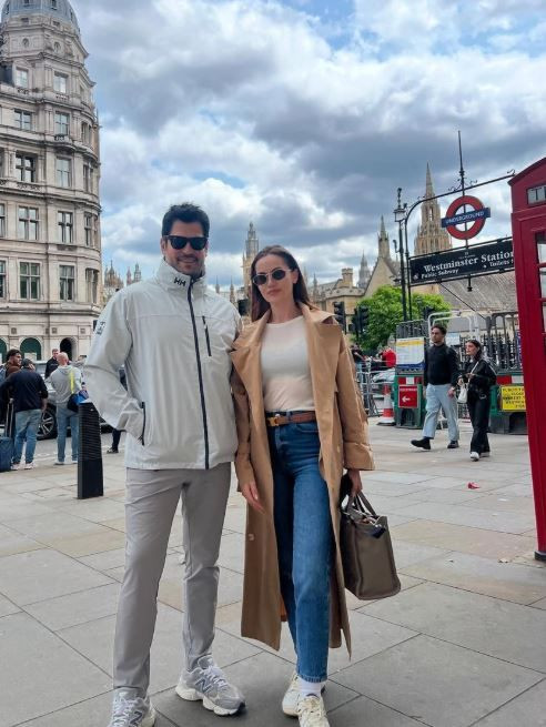 Burak Özçivit ile Fahriye Evcen, Londra tatilinden pozlarını paylaştı
