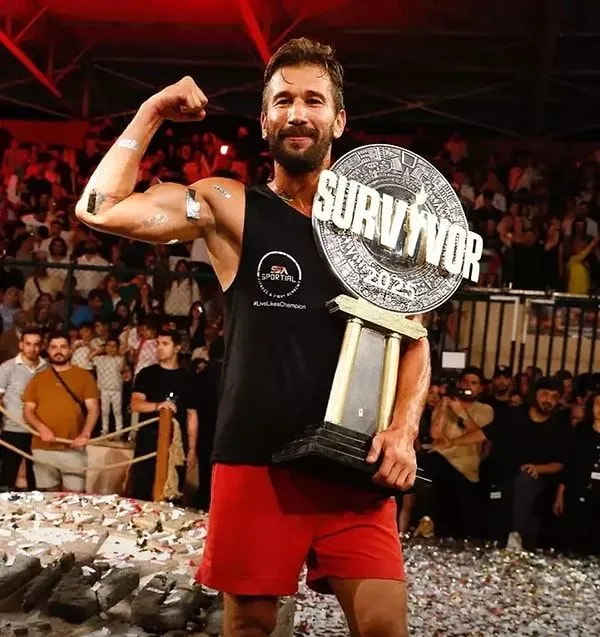 Survivor 2025 şampiyonu Adem oldu! Yiğit Poyraz'dan Aşk-ı Memnu ile Batuhan Karacakaya'ya gönderme