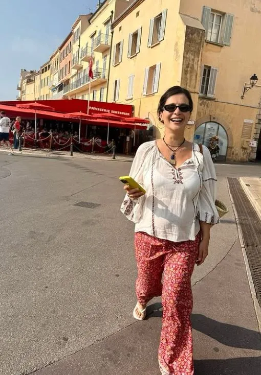 Oğullarına kavuşmak için gün sayan Meriç Aral ve Serkan Keskin'den tatil pozları