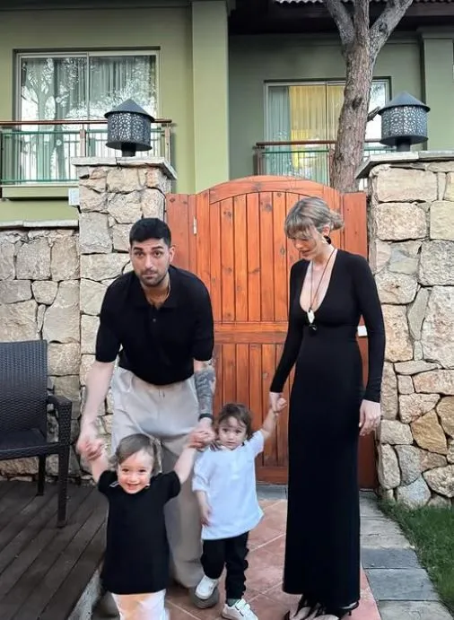 Yasemin Şefkatli kız arkadaşlarıyla tekne tatiline çıktı! Tatil kareleri beğeni topladı