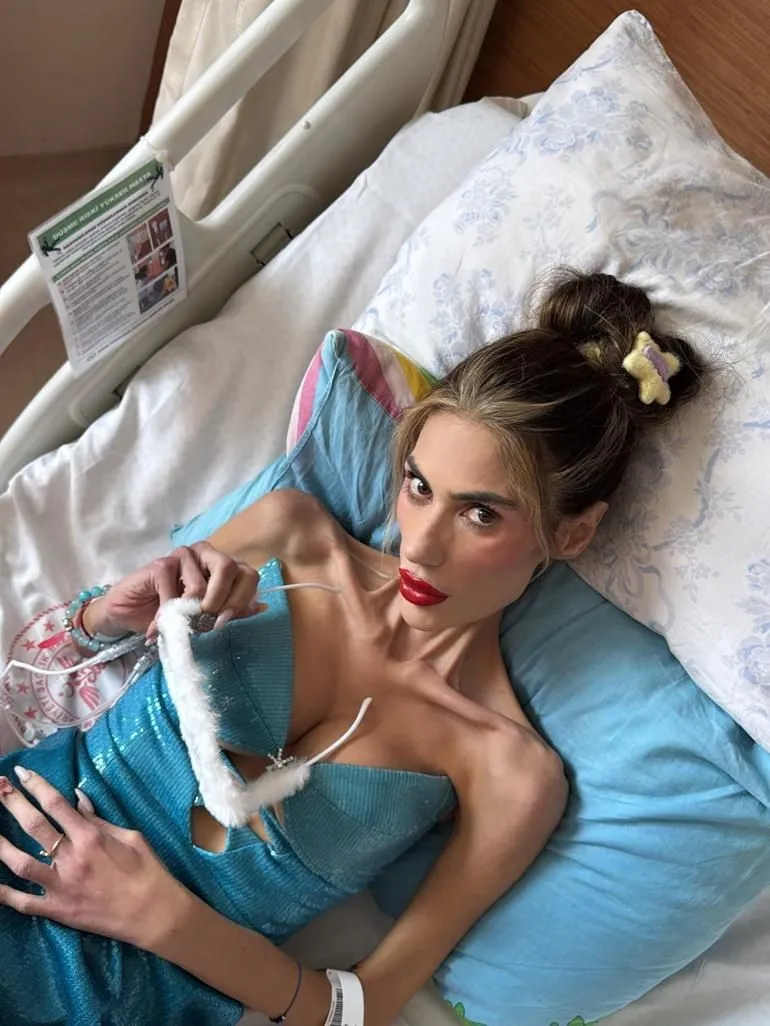 Nihal Candan'ın babası Prof. Dr. Hakan Candan kızının durumuna dayanamayıp kalp krizi geçirdi! Annesi Umut Candan açıkladı