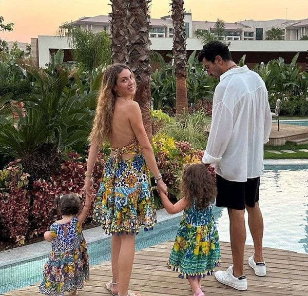 Kenan İmirzalıoğlu ile Sinem Kobal'dan romantik  tatil pozu