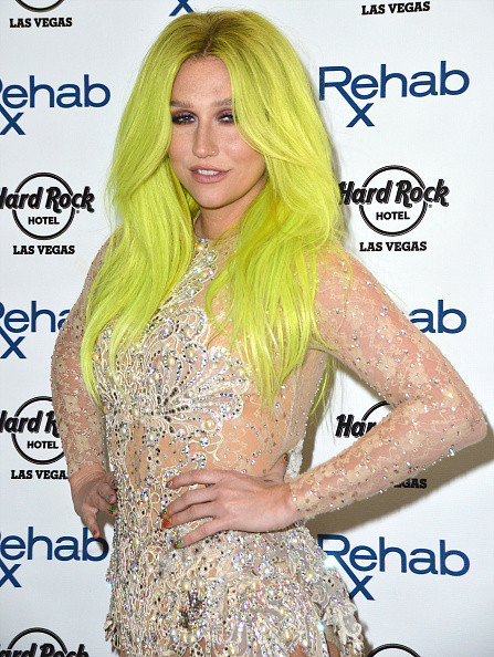 Kesha'nın renkli saçları