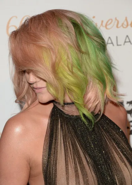 Kesha'nın renkli saçları